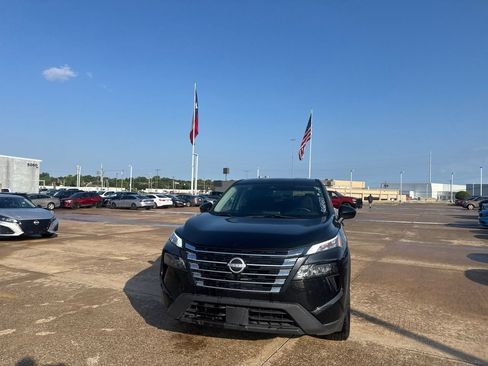 Certified 2024 Nissan Rogue SV AWD/4WD image 5