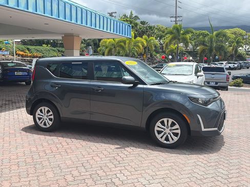 Used 2025 Kia Soul LX FWD image 6