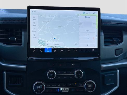 Used 2024 Ford Expedition XLT image 13