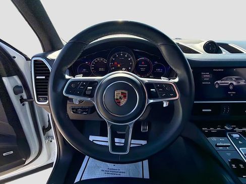 Used 2019 Porsche Cayenne S image 39