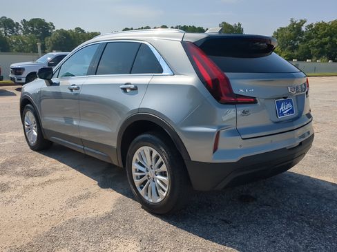 Used 2024 Cadillac XT4 Luxury FWD image 5