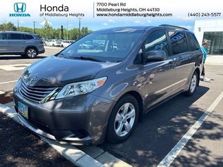 Used 2016 Toyota Sienna LE FWD video 1