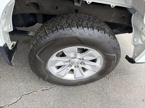 Used 2022 Chevrolet Silverado 1500 LT image 11