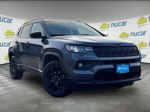 Used 2022 Jeep Compass Latitude w/ Sun and Sound Group AWD/4WD image 1