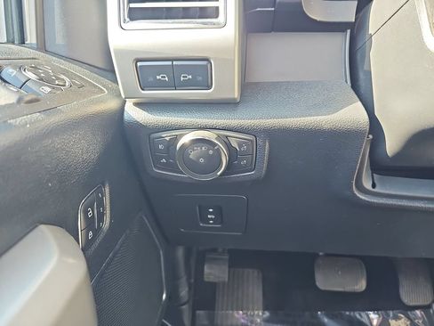 Used 2016 Ford F150 Lariat w/ Equipment Group 502A Luxury AWD/4WD image 35