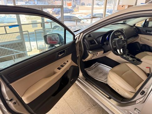 Used 2016 Subaru Legacy 2.5i Limited image 9