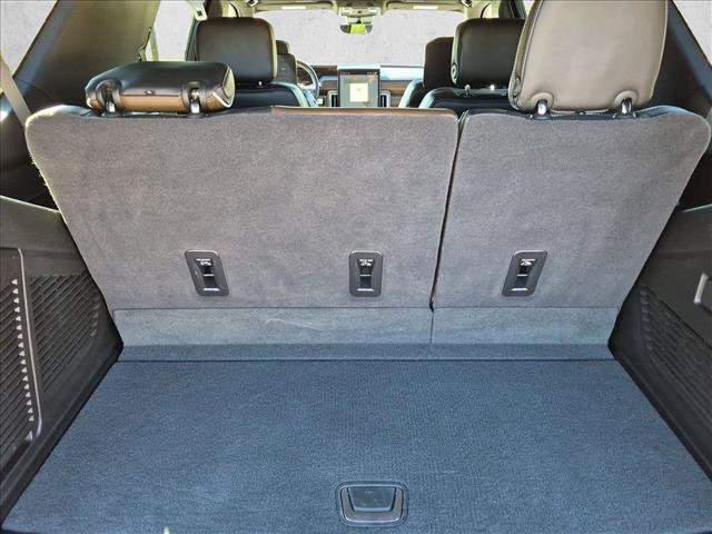 Certified 2025 GMC Yukon Denali Ultimate AWD/4WD image 6