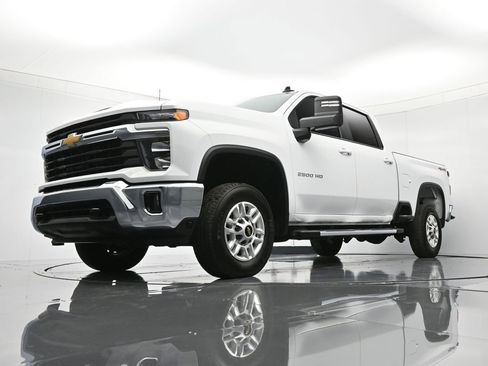 Certified 2025 Chevrolet Silverado 2500 LT w/ Convenience Package image 39