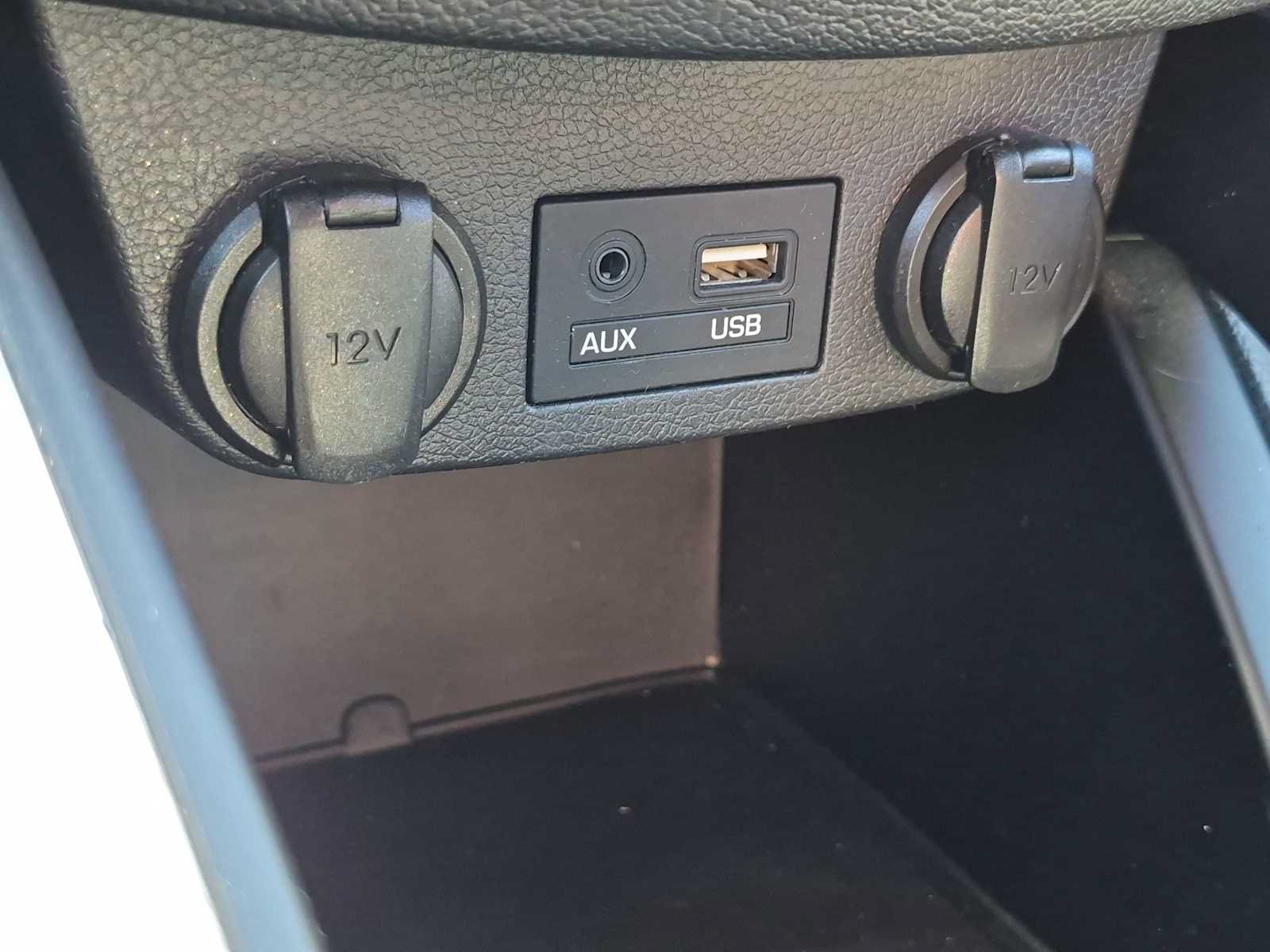 Used 2016 Hyundai Veloster w/ Option Group 03 FWD image 29
