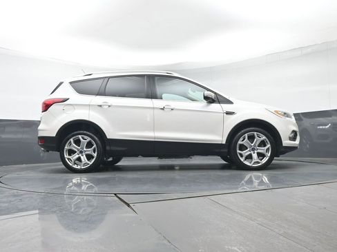 Used 2019 Ford Escape Titanium image 38