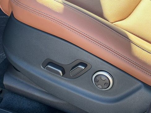 New 2026 Genesis GV70 2.5T Advanced image 13