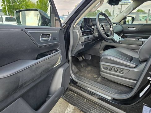Used 2025 INFINITI QX80 Sensory AWD/4WD image 23