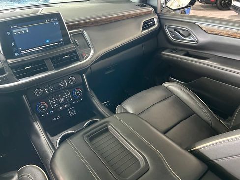 Used 2022 Chevrolet Tahoe Premier w/ Premium Package 2 RWD image 11