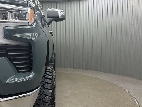 Used 2026 Chevrolet Silverado 1500 LT AWD/4WD image 16