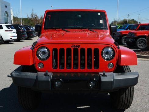 Used 2018 Jeep Wrangler Unlimited Sahara image 2