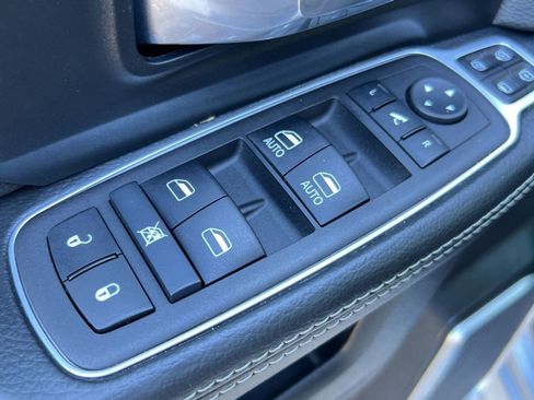 Used 2024 RAM 2500 Laramie image 20