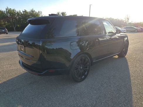 Used 2024 Land Rover Range Rover Long Wheelbase SE AWD/4WD image 5
