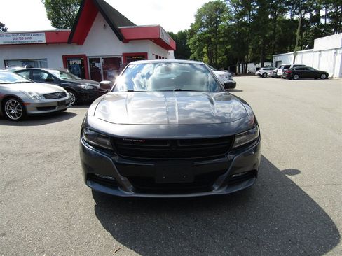 Used 2018 Dodge Charger SXT Plus w/ Blacktop Package RWD image 2