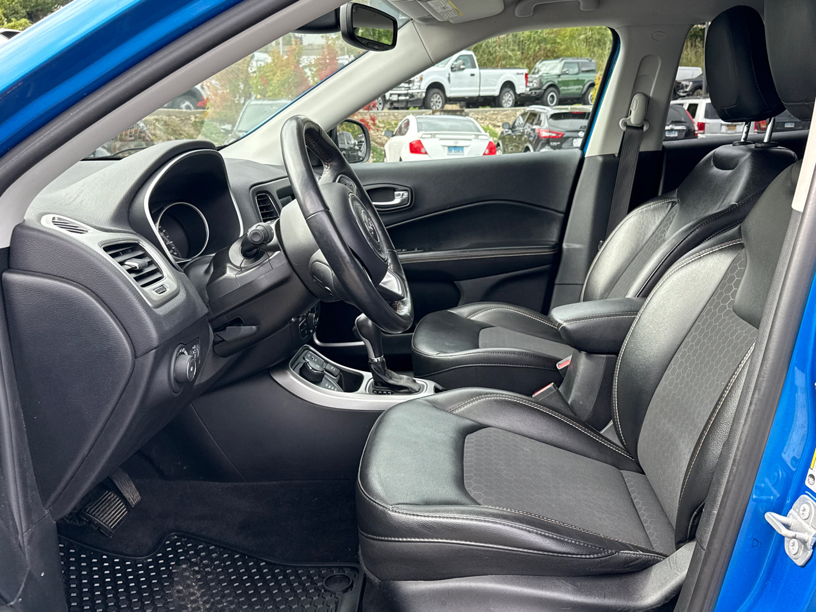 Used 2019 Jeep Compass Latitude w/ Popular Equipment Group AWD/4WD image 10