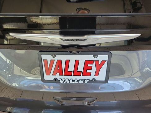 Used 2023 Chrysler Voyager LX image 15