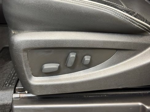 Used 2019 Chevrolet Silverado 2500 High Country w/ Duramax Plus Package image 12