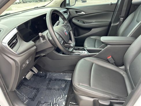 Used 2024 Buick Encore GX Sport Touring w/ Advanced Technology Package FWD image 22