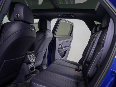 Used 2019 Bentley Bentayga AWD/4WD image 11