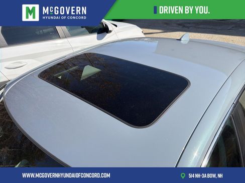 Used 2024 Honda Civic EX image 9