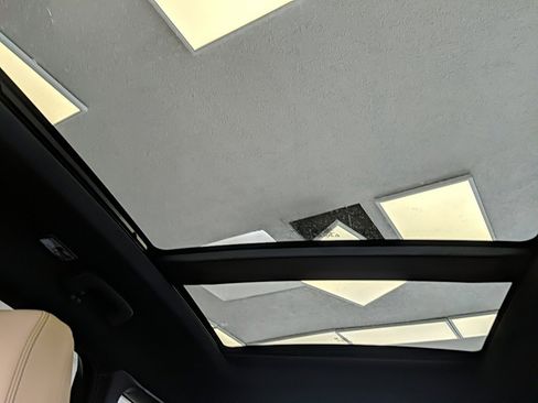 Certified 2021 Lincoln Corsair Reserve image 31