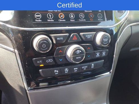 Certified 2019 Jeep Grand Cherokee Limited AWD/4WD image 16