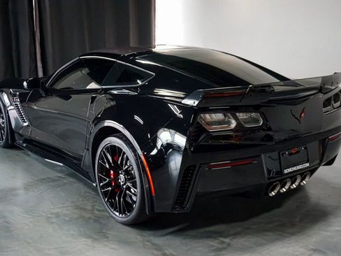 Used 2015 Chevrolet Corvette Z06 w/ 3LZ Preferred Equipment Group RWD image 51