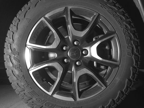 Used 2025 Jeep Compass Trailhawk AWD/4WD image 13