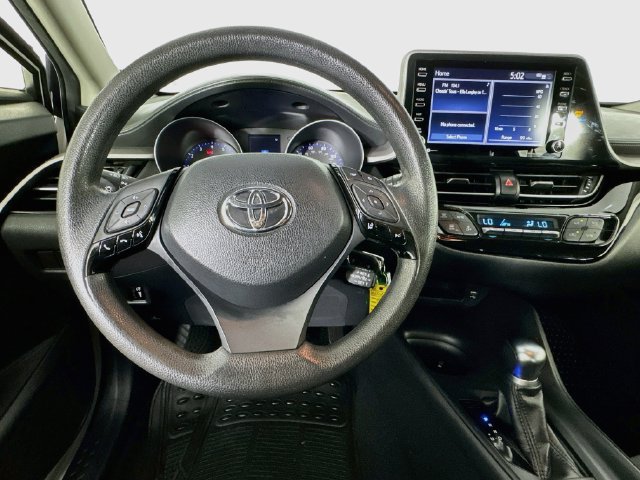 Used 2020 Toyota C-HR LE FWD image 10