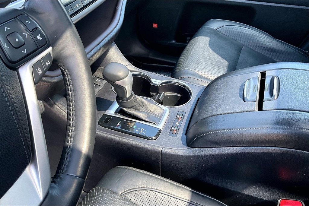 Used 2018 Toyota Highlander Limited Platinum AWD/4WD image 17