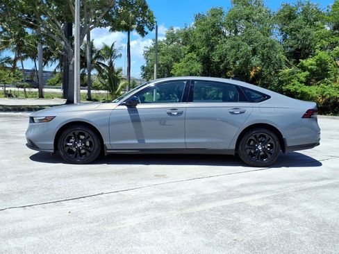 Certified 2025 Honda Accord SE image 4