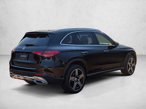 Used 2026 Mercedes-Benz GLC 300 image 2