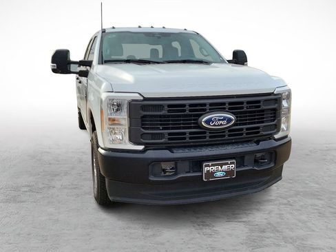 Used 2023 Ford F250 XL w/ XL Driver Assist Package AWD/4WD image 2