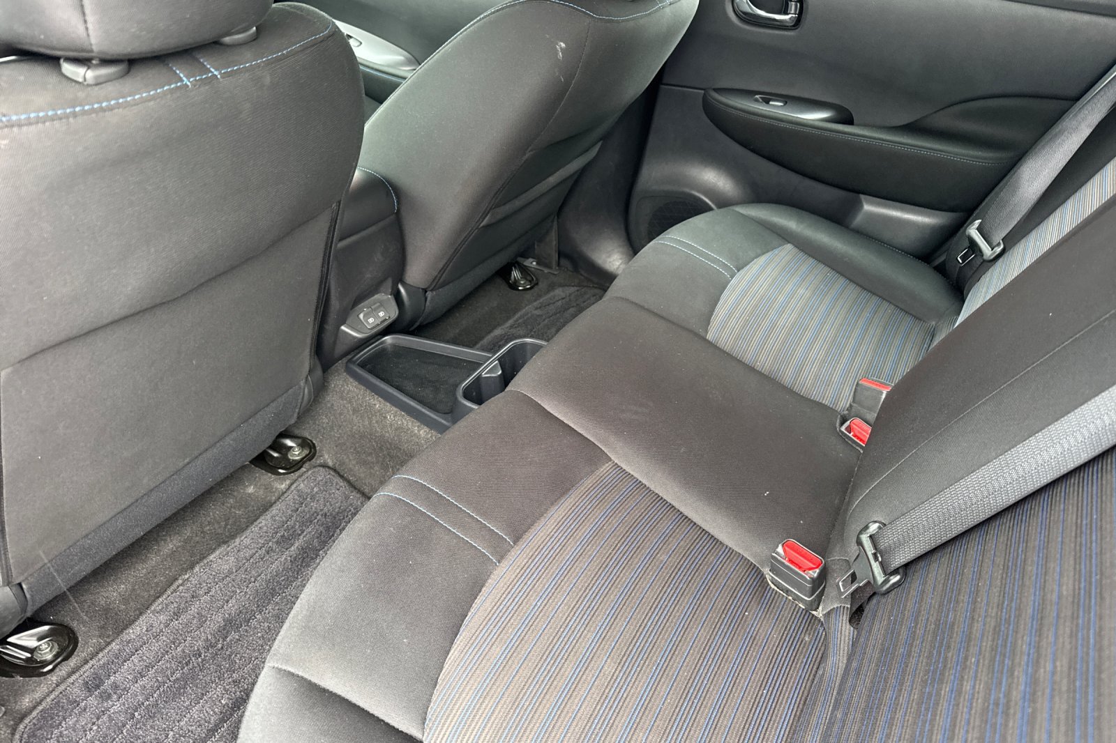 Used 2025 Nissan Leaf S FWD image 15