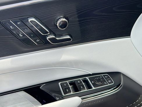 Used 2024 Cadillac Lyriq Sport image 10