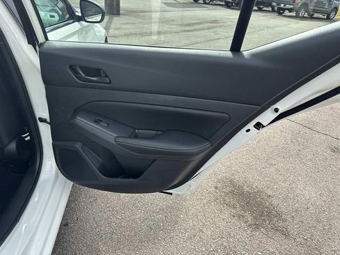 Used 2024 Nissan Altima 2.5 SV image 19
