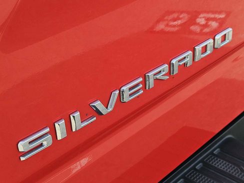 Used 2022 Chevrolet Silverado 1500 Custom image 11