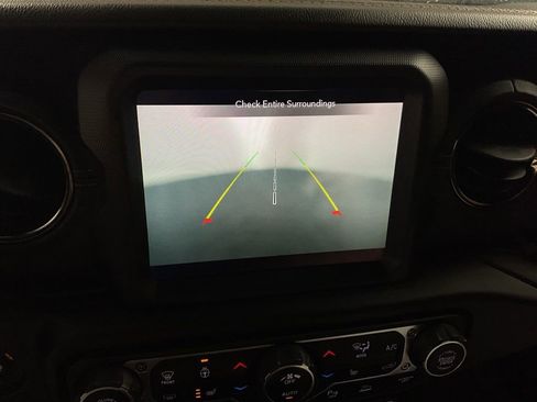 Used 2021 Jeep Wrangler Unlimited Sahara image 4