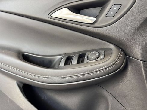 Used 2025 Buick Encore GX Preferred FWD image 18