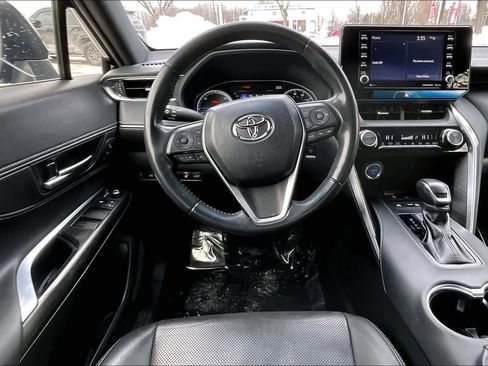 Used 2021 Toyota Venza XLE image 6