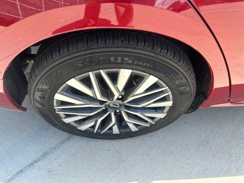 Used 2025 Nissan Altima 2.5 SV FWD image 44