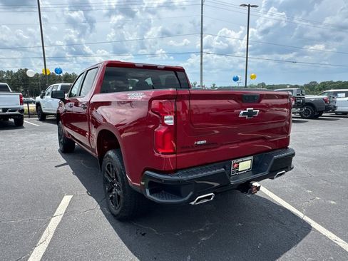 Used 2024 Chevrolet Silverado 1500 LT Trail Boss w/ LPO, Dark Essentials Package AWD/4WD image 8
