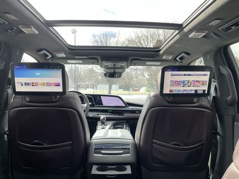 Used 2024 Cadillac Escalade V w/ Heavy-Duty Trailer Package image 23