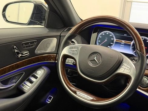 Used 2017 Mercedes-Benz S 550 4MATIC Sedan image 11