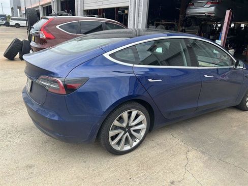 Used 2019 Tesla Model 3 RWD image 3