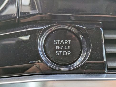 Used 2025 Nissan Pathfinder SV image 32